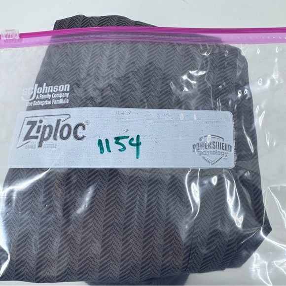 Tommy Bahama Casual Shorts - Picture 9 of 9